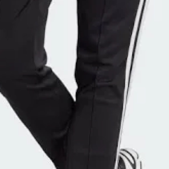 - Climate controlled adidas size small ladies leggings / yoga pants… - Picture 6 of 16